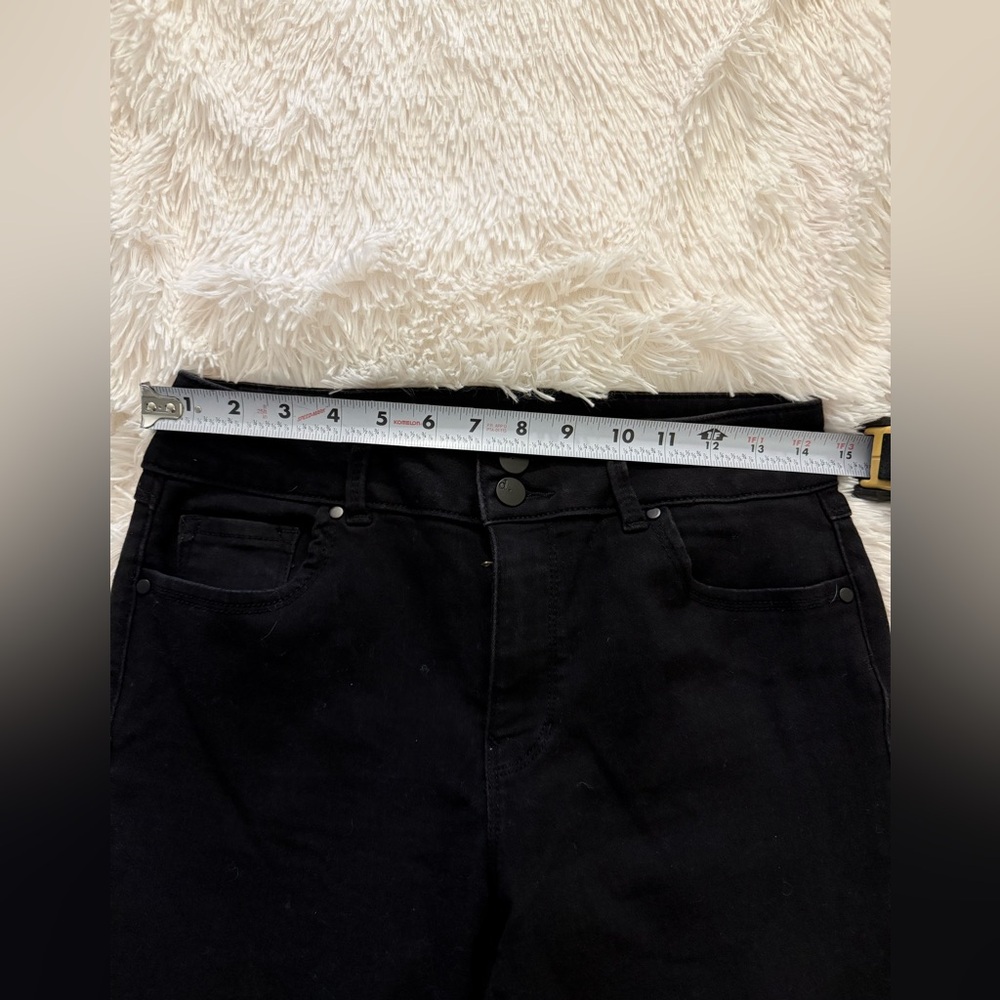 D. Jeans Women's Black Denim Jeans - Picture 5 of 6